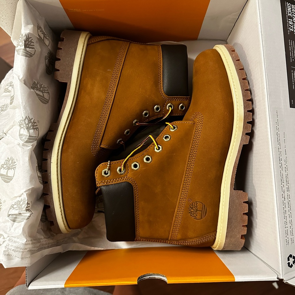MEN'S TIMBERLAND 6 INCH PREMIUM WATERPROOF BOOTS in DARK WHEAT COLOR